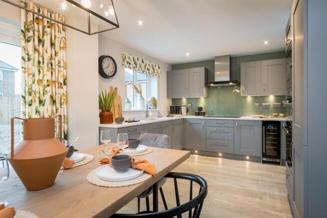 4 bed Detached for sale Image 12