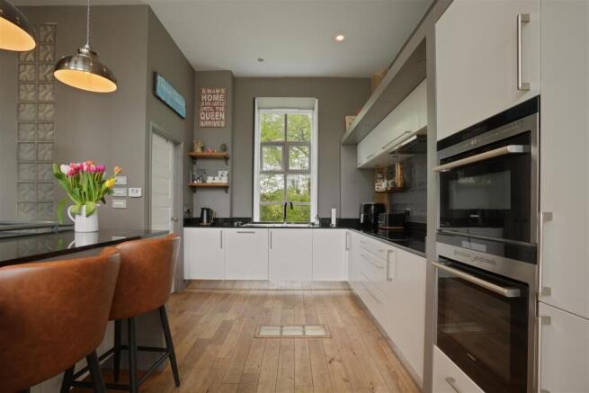 3 bed House for sale Image 7