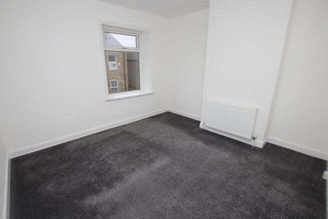 2 bed Terraced to rent Image 6