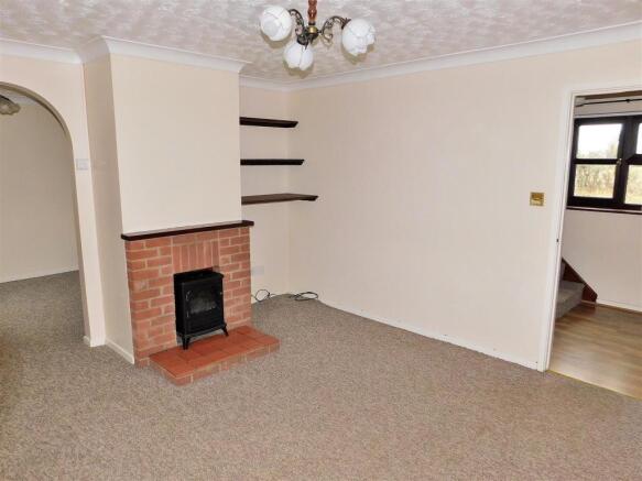 LIVING ROOM 2.JPG