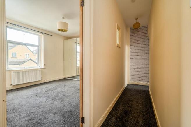 3 bed Terraced for sale Image 12