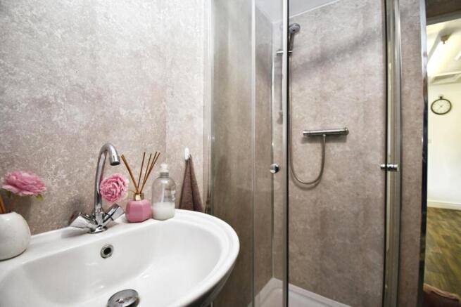 3 bed Terraced for sale Image 12