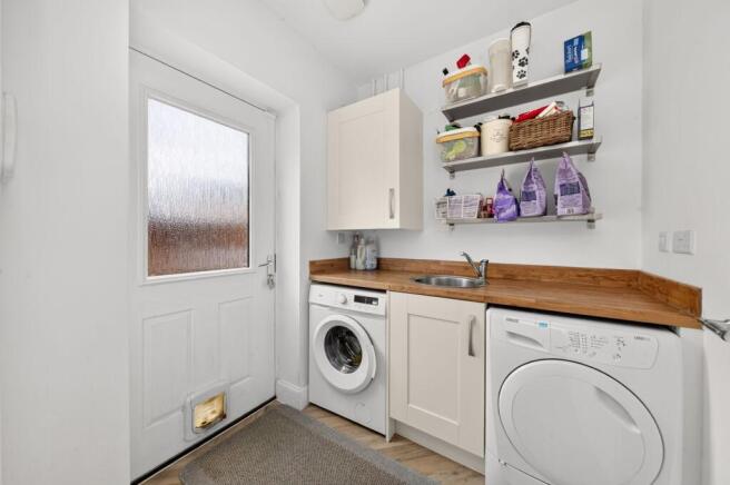 4 bed Detached for sale Image 12