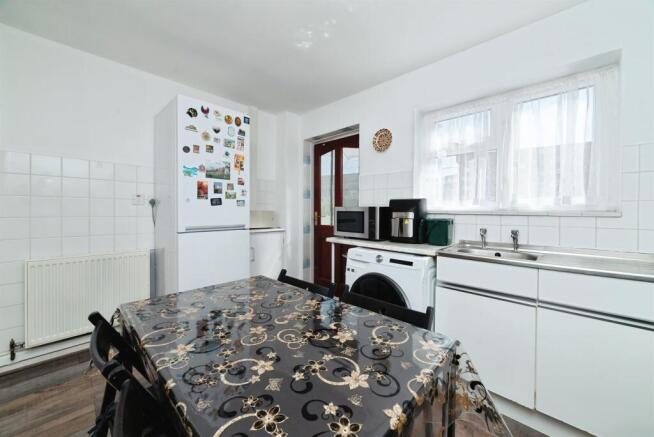 2 bed Semi-Detached for sale Image 5