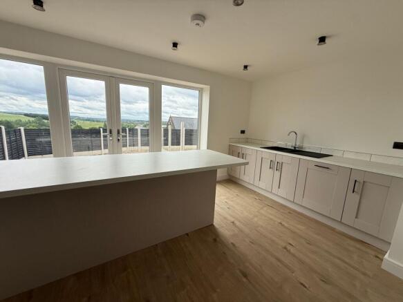 3 bed Terraced for sale Image 12