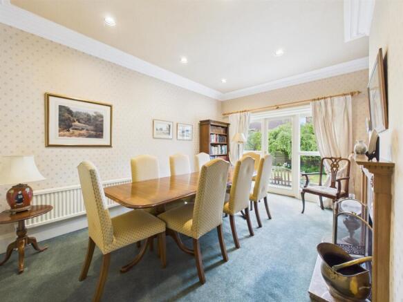 4 bed Detached for sale Image 4