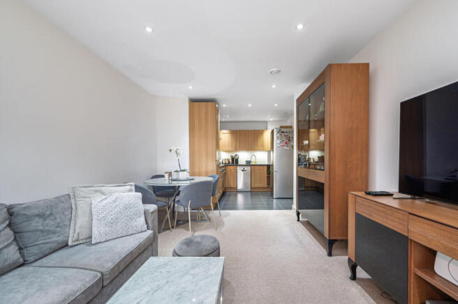 2-bed flat on Aerodrome Road, Colindale, London, NW9, £375,000