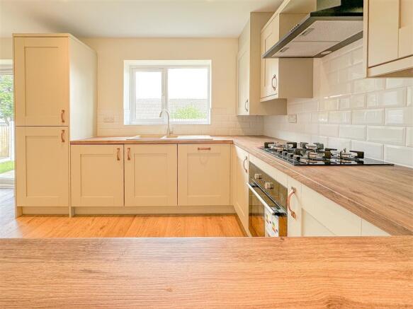 3 bed Semi-Detached Bungalow for sale Image 4