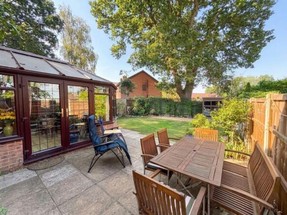Tudor Close, Alderholt, SP6 photo 4