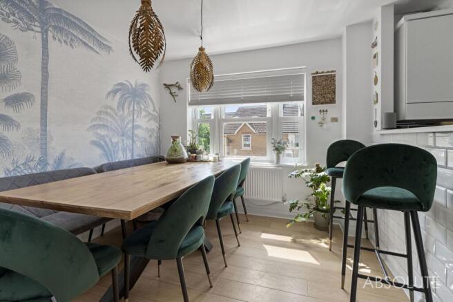 Darwin Crescent, Torquay, TQ2 – další