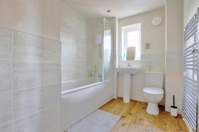 1 bed House Share to rent Image 4