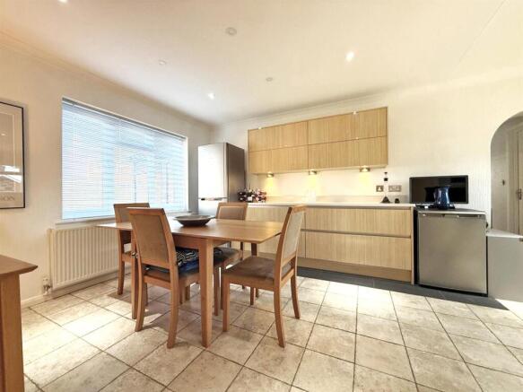 thumbnail_image2 (2).jpg