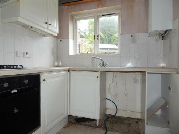 kitchen (2).JPG