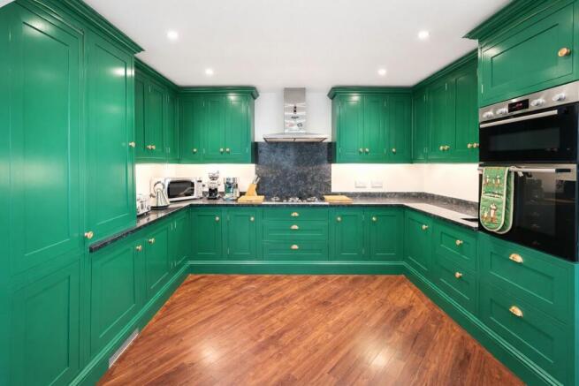 4 bed Semi-Detached for sale Image 5