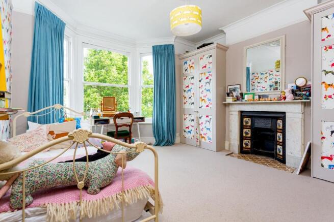 53 Burrows Road NW10-2.jpg