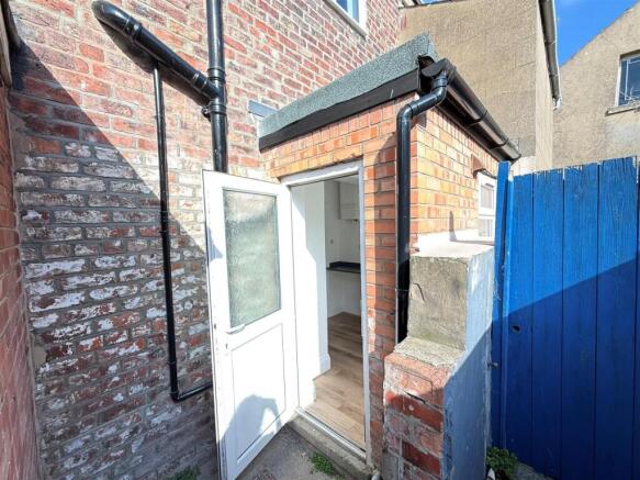 2 bed Terraced for sale Image 7