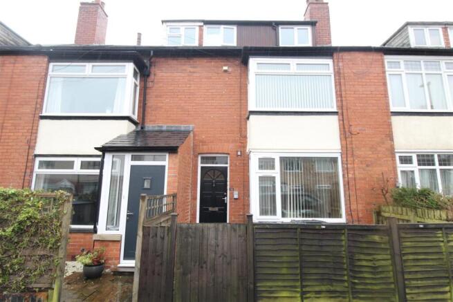 1 bed Apartment to rent in roundhay