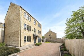 26, Hillcrest View, Golcar, Huddersfield HD7 4FD