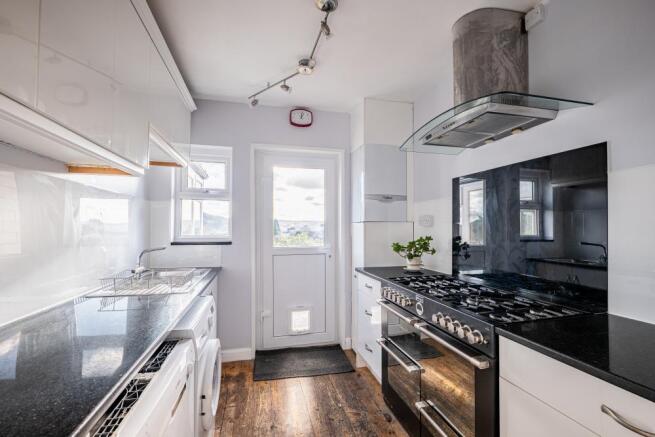 Kitchen 1.jpg