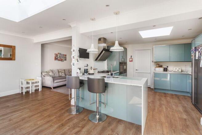 Kitchen/Sittin...