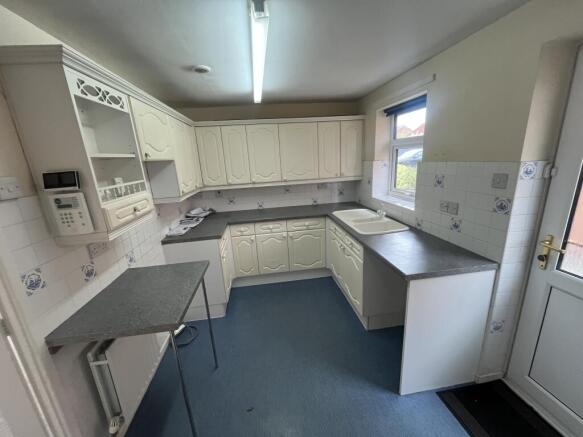14 Juniper Gardens, Bingham, Nottingham, Nottinghamshire NG13 8UA photo 4