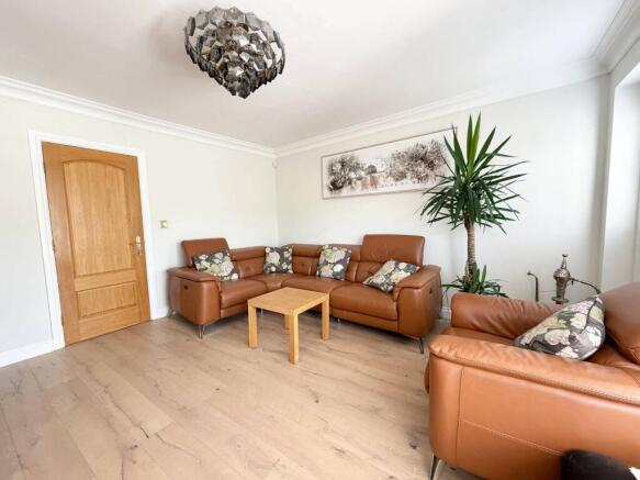 3 bed Terraced to rent Image 4