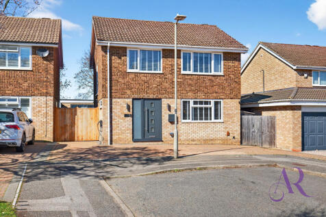 Burns Close, Newport Pagnell