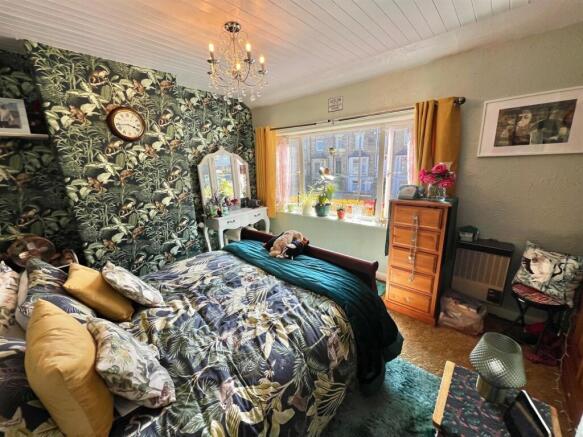 2 bed House for sale Image 5