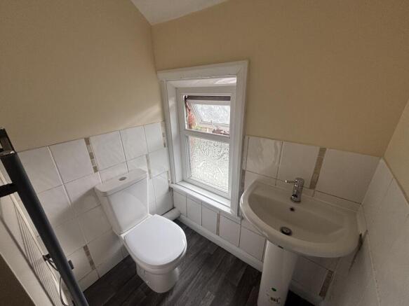 2 bed House to rent Image 7
