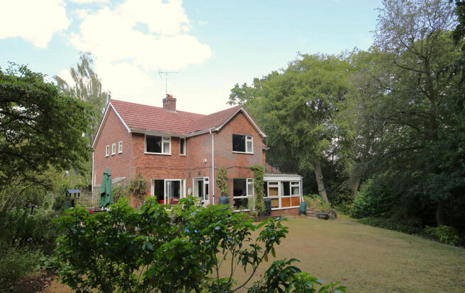 Woodland Avenue, Leighton Buzzard, Central Bedfordshire photo 4