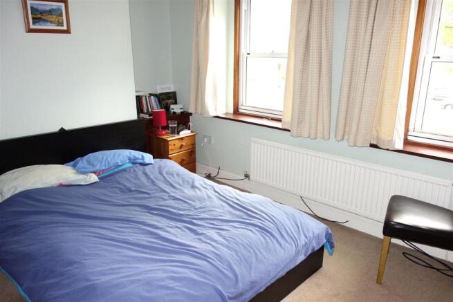 bedroom 1.JPG