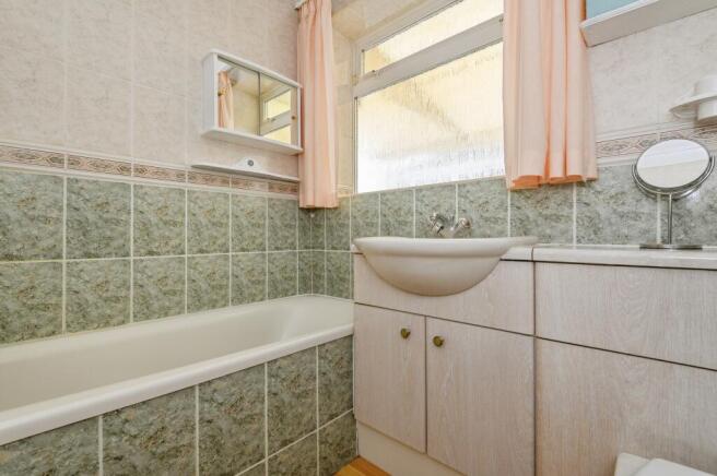 2 bed Semi-Detached Bungalow for sale Image 11