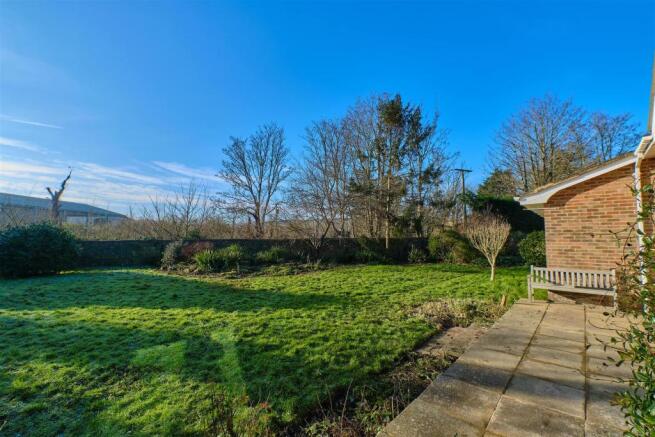 Rear Garden & View