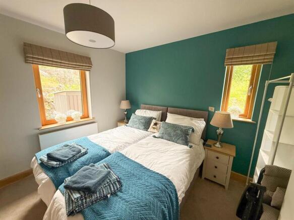4 bed Chalet for sale Image 8