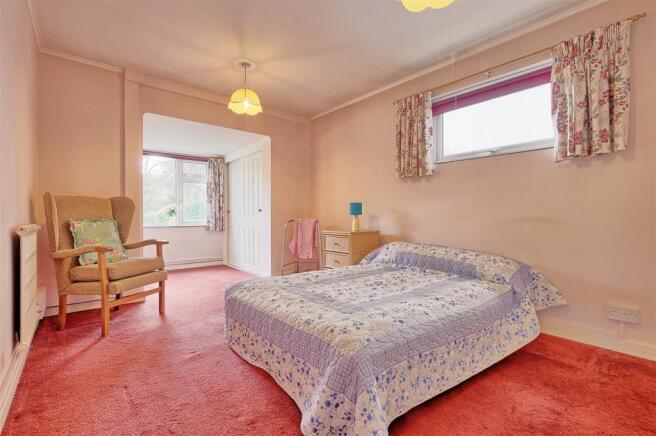 Bedroom 1.jpg