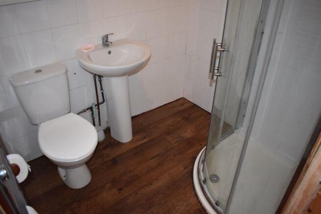 Upper Shower Room