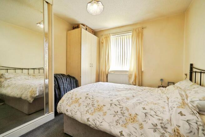 1 bed Ground Flat for sale Image 5