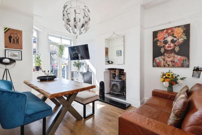 pbox-IMG.jpg