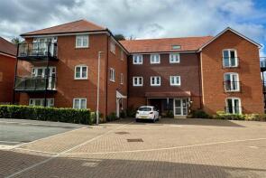 Flat 8, St Pauls House, Electric Close, Godalming GU7 1WQ