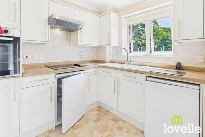 2 bed Flat for sale Image 8
