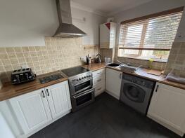 34, Ffynnon Wen, Clydach, Swansea SA6 5EQ