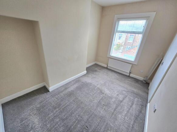 2 bed Terraced to rent Image 8