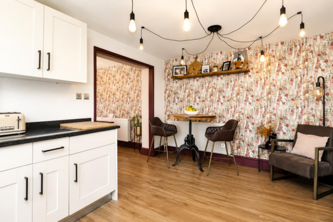3 bed Semi-Detached for sale Image 6