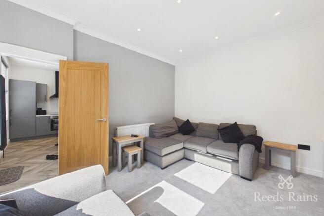 2 bed Terraced to rent Image 8