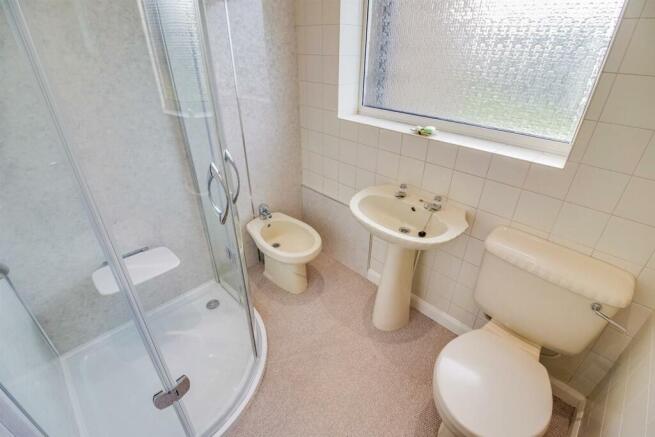 SHOWER ROOM/W.C.