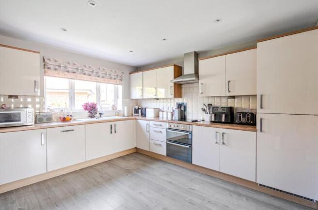Fields Road, Wootton photo 5