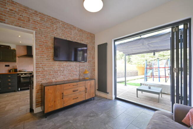 3 bed Terraced for sale Image 9