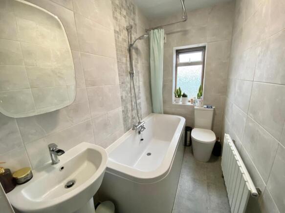 3 bed House to rent Image 8