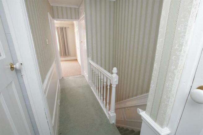 FIRST FLOOR LANDING