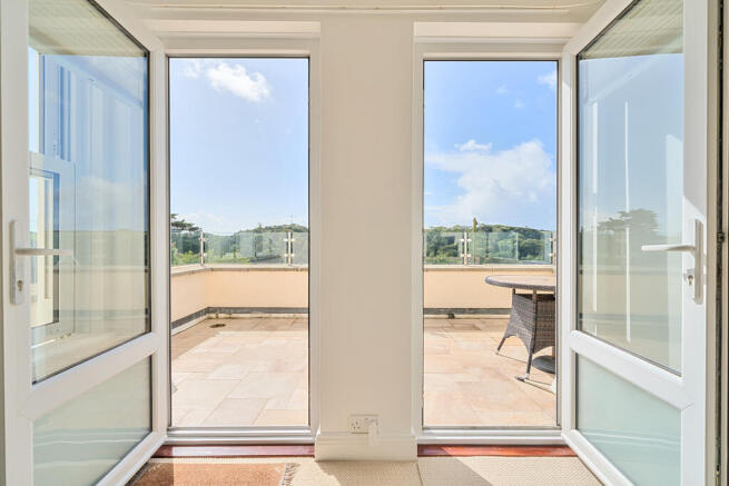 1349537-8-68c2b27e04fb8